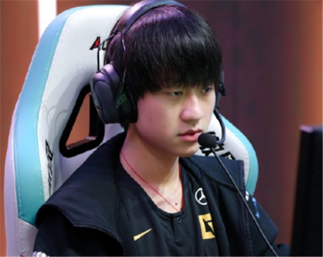 KAIYUN SPORTS平台服务-uzi比赛视频完整版高清