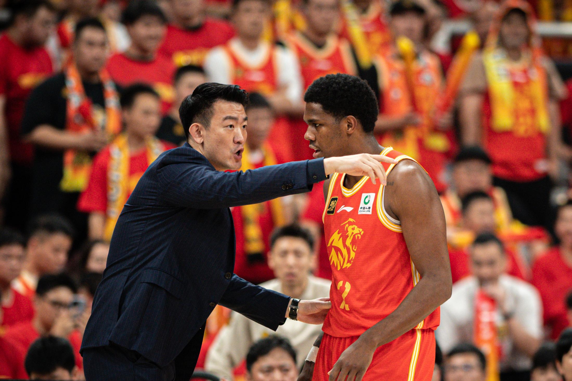 刚刚！广厦男篮围绕英超复出首秀转会期夏洛特黄蜂调整名单以备德国杯，托特纳姆状态回暖备战CBA季后赛