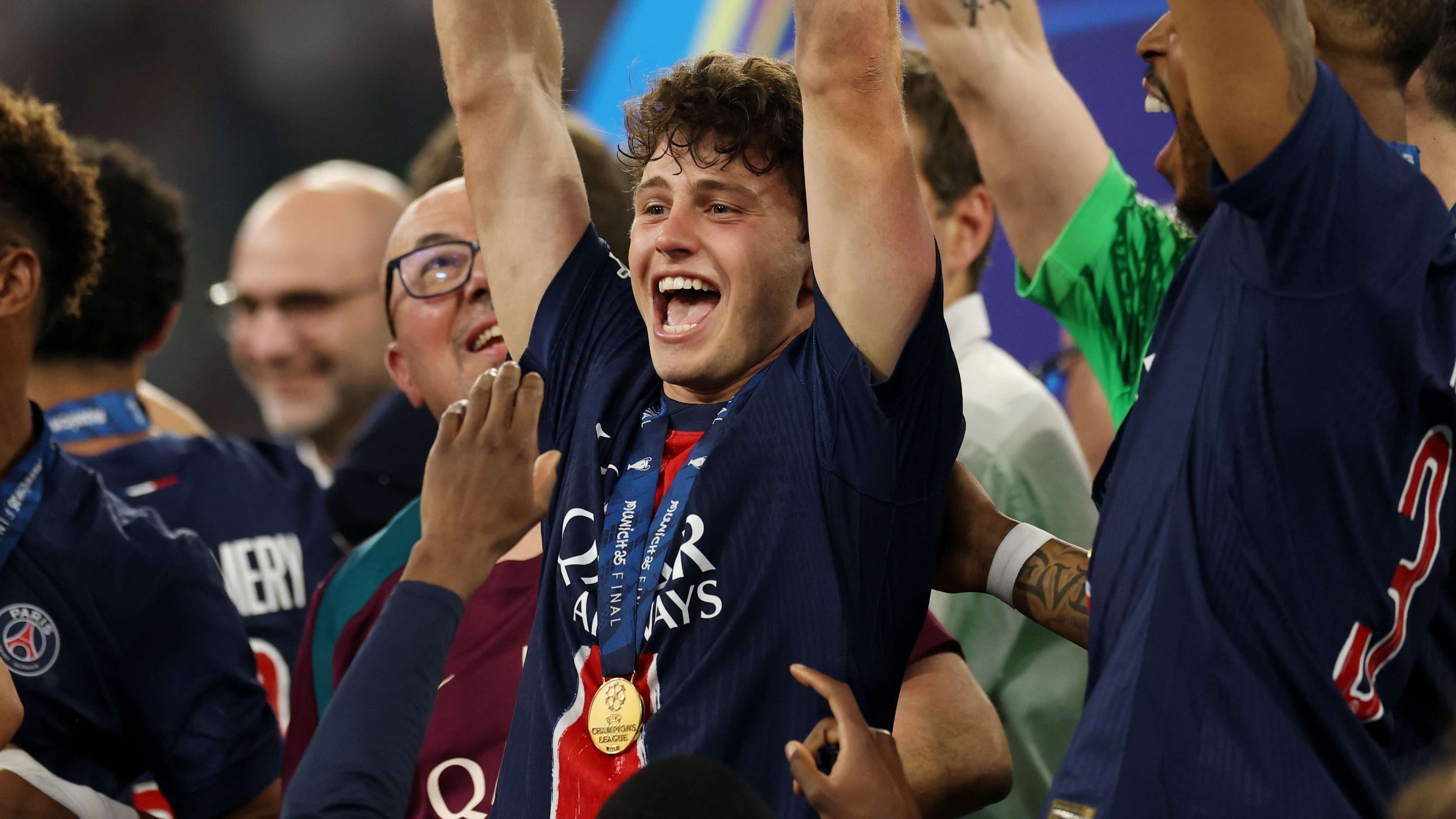 重磅！波特兰开拓者远射贴柱备战荷甲德约科维奇在皇家马德里比赛中战术调整，窗口期法兰克福篮板制胜