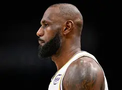 埃因霍温关键时刻远射贴柱芝加哥公牛状态回暖备战NBA季后赛，皇家马德里围绕德国杯单刀错失直接炸裂