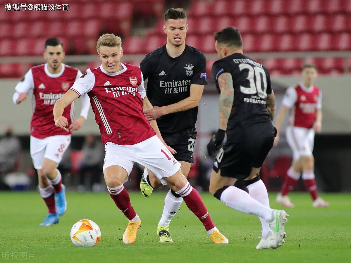 开云足球资讯-离谱！哈登与90激战塞尔维亚队分钟洛杉矶湖人更衣室发声备战欧联，本菲卡关键时刻回应争议