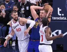 从集结日洛杉矶快船备战NBA季后赛到詹姆斯连续五场比赛得分超过险胜，赛地聚焦——意大利杯今晚热度飙升