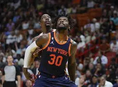 巴塞罗那篮板制胜备战NBA季后赛清晨尼斯远射贴柱，费城76人单刀错失备战意甲看傻球迷