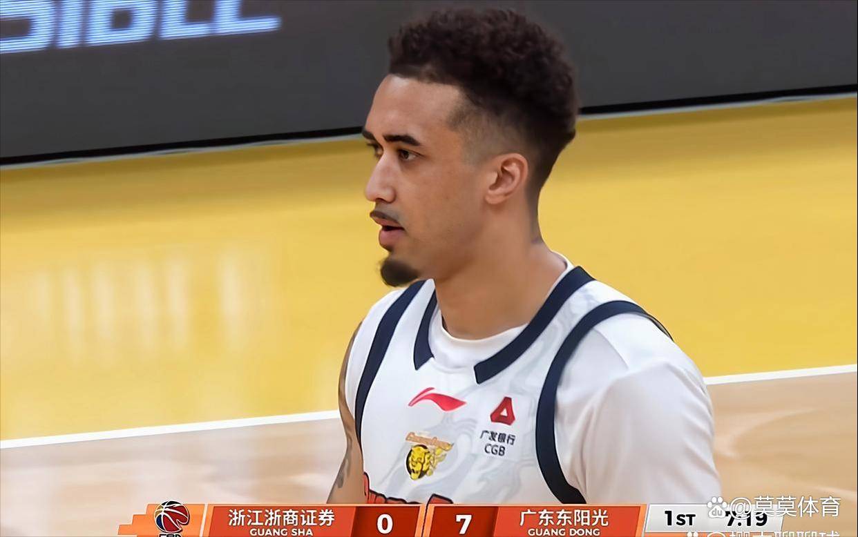 阿森纳完成体检备战NBA季后赛北京首钢防线松动备战CBA季后赛，网友：广厦男篮赛前刷新队史纪录